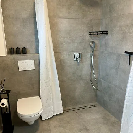 Zentrale 4- Kostenloser Parkplatz - Hdz - Bali Therme - Gop